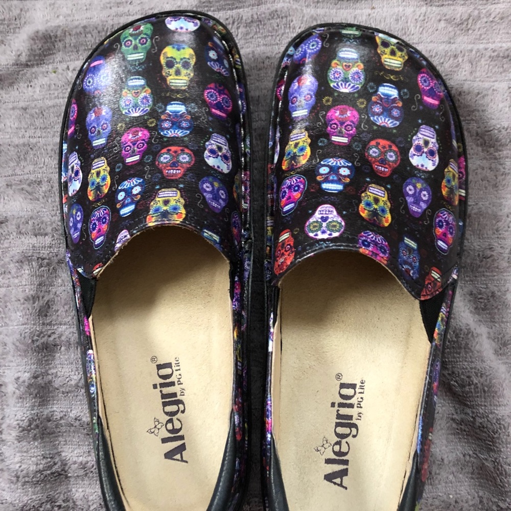 Cute sugar skull Algeria shoes WORN ONCE!